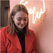 Studentessa di lingue orientali Impartisce le lezioni di italiano, matematica base,latino e greco per studenti delle medie e liceali